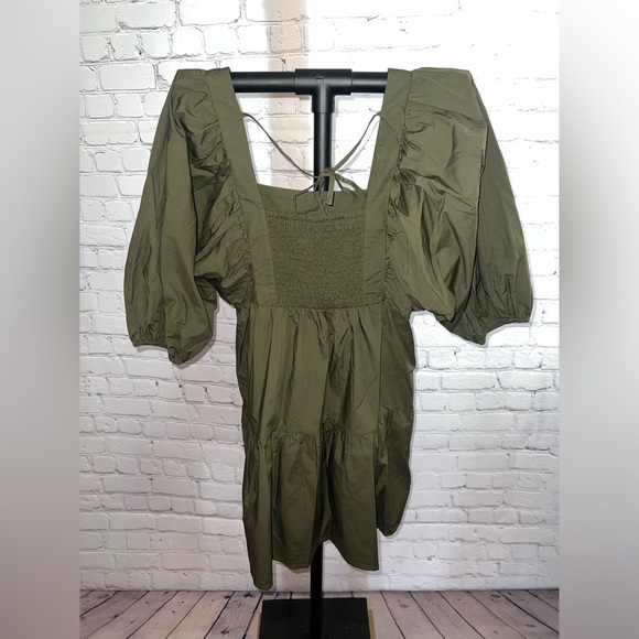 Green Dress - Picture 6 of 6